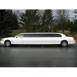 10 Pass White Lincoln MKT Limo